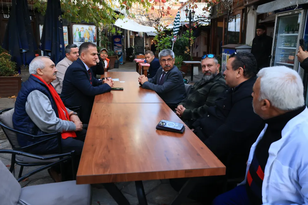 Vali Akbıyık ve Rektör Kaçar tarihi Arasta esnafını ziyaret etti