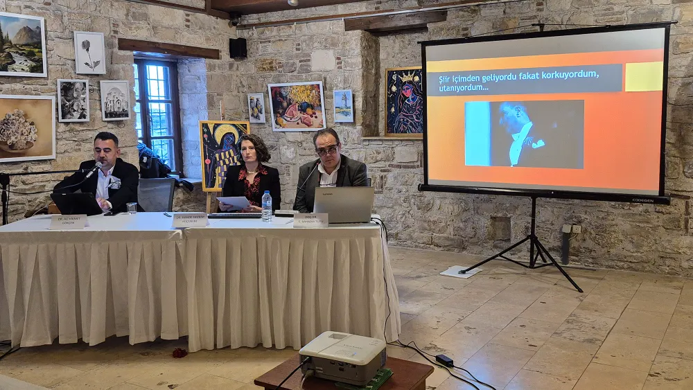 ‘Aşık Veysel’ Kuşadası’nda Anıldı