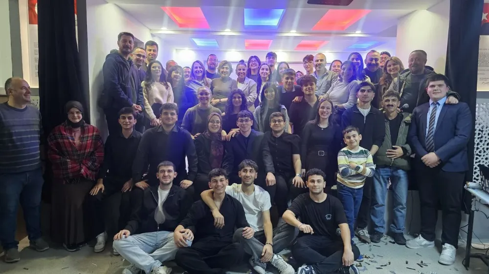 AAL’de Öğretmen Taklitleri Salonu Kahkahaya Boğdu