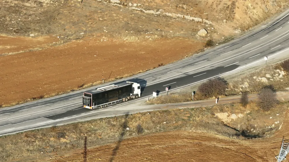 Sivas’ta Çocuklar Gezen Sinema Tırı ile İlk Kez Sinemayla Buluştu