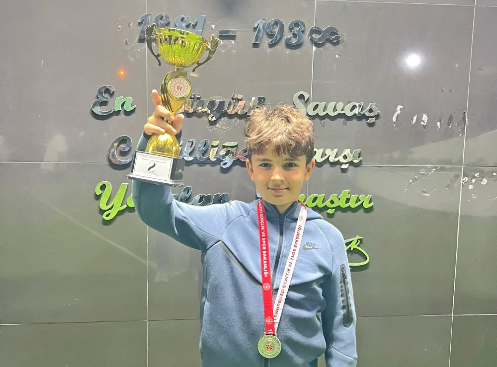 Çeşme Belediyesporlu Emir