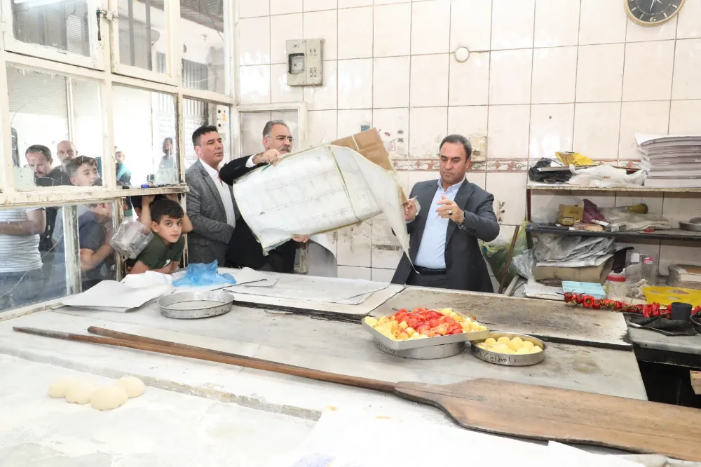 Mehmet Kuş, bir fırının zimem defterini satın aldı