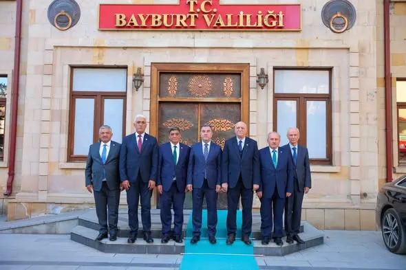 Bayburt’ta Tarım ve Hayvancılık Gündemi: TZOB Genel Başkanı Bayraktar Vali Eldivan’ı Ziyaret Etti