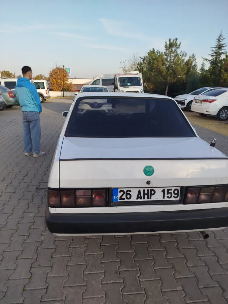 Abartılı egzoza sahip otomobil trafikten men edildi, sürücüye ceza yazıldı