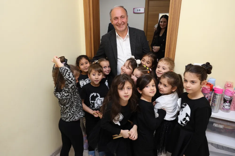 Başkan Ataselim’den Minik Öğrencilere Anlamlı Ziyaret