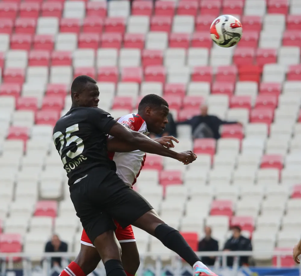 Trendyol 1. Lig: Özbelsan Sivasspor: 3 - Manisa FK: 2