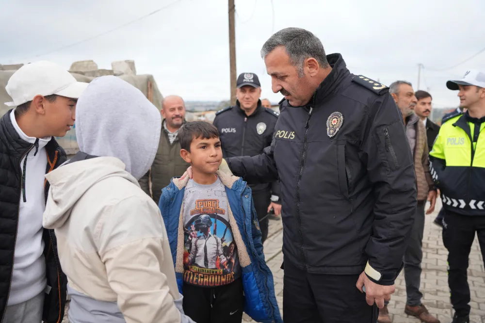 Tekirdağ Emniyeti, mahalle mahalle vatandaşlarla buluşmaya devam ediyor