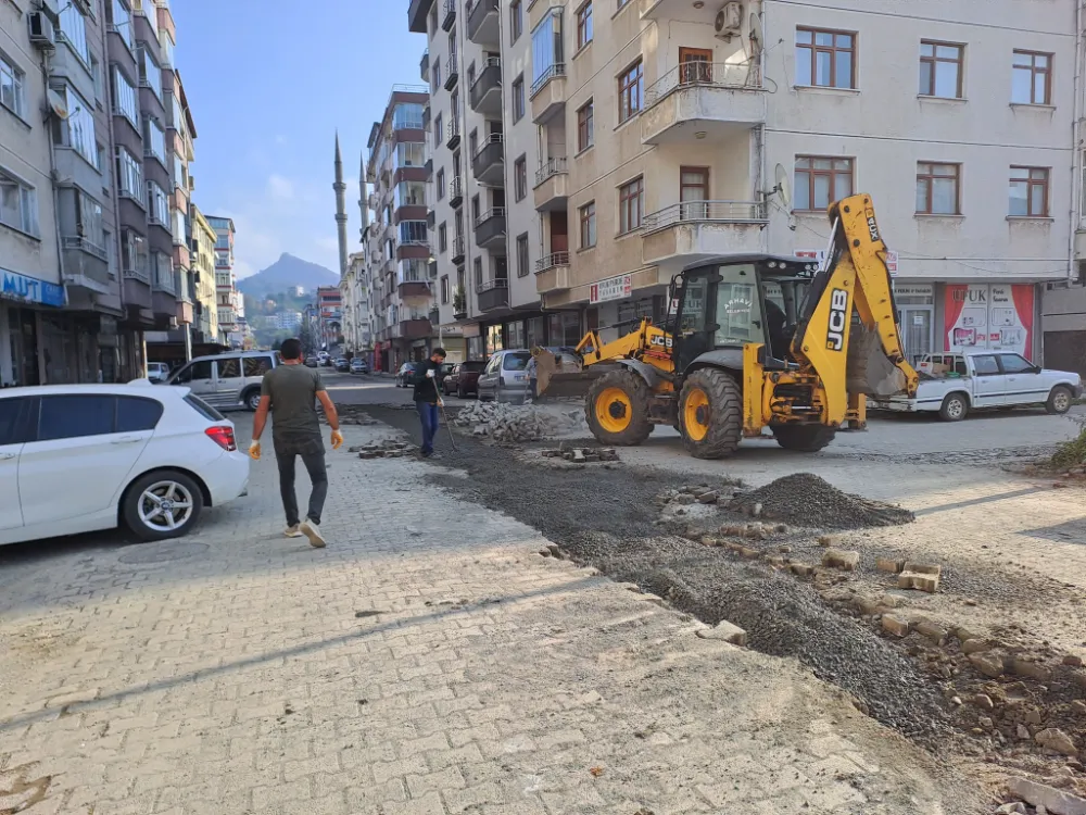 Arhavi’de Doğalgaz Sonrası Yol Onarım Çalışmaları Devam Ediyor