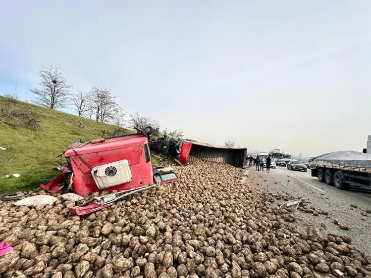 “Bursa’da Tır Kazası: 1 Ölü, 3 Yaralı”