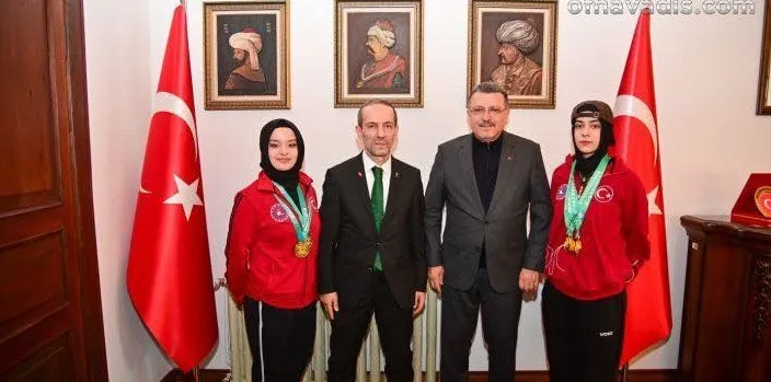 BAŞKAN GENÇ, DÜNYA ŞAMPİYONLARINI AĞIRLADI