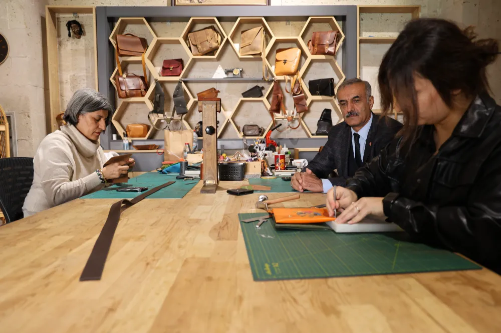 Kırşehir’de Ahi Evran’ın dericiliği modern tasarımlarla yeniden hayat buluyor