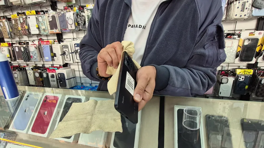 Bulaşıcı Hastalıklardan Korunmanın Yeni Yolu: Telefonunu Temiz Tut