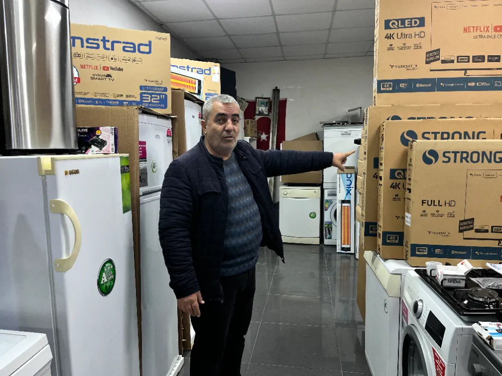 Adana’da kendini “valilik çalışanı” olarak tanıtan kadın esnaftan ürün alıp parasını ödemedi