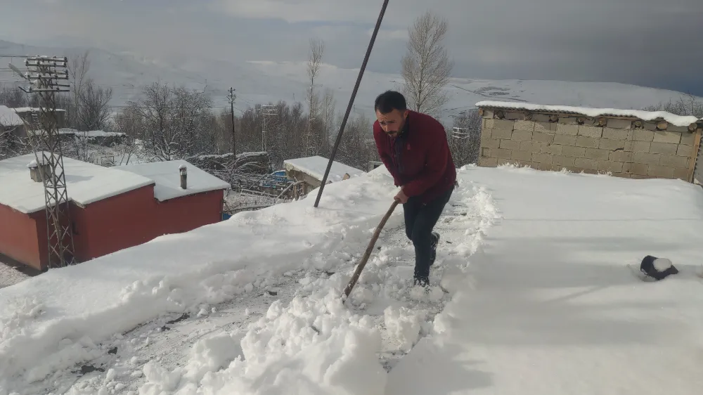Van’da Kar Yağışı Hayatı Zorlaştırdı: 17 Yerleşim Yeri Ulaşıma Kapandı