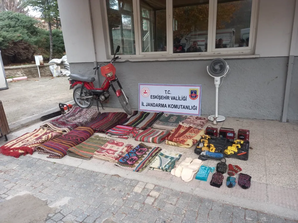 Eskişehir’de ‘mezarcıyız’ diyerek 20 evi soyan hırsızlar yakalandı