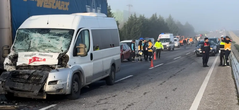 Edirne’de sis kazası: 10 araç birbirine girdi, 5 yaralı