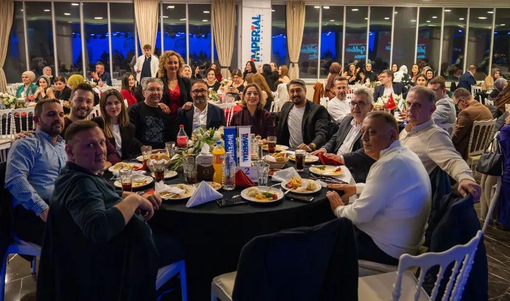 İmperial Ailesi Geleneksel Yıl Sonu Yemeğinde Buluştu
