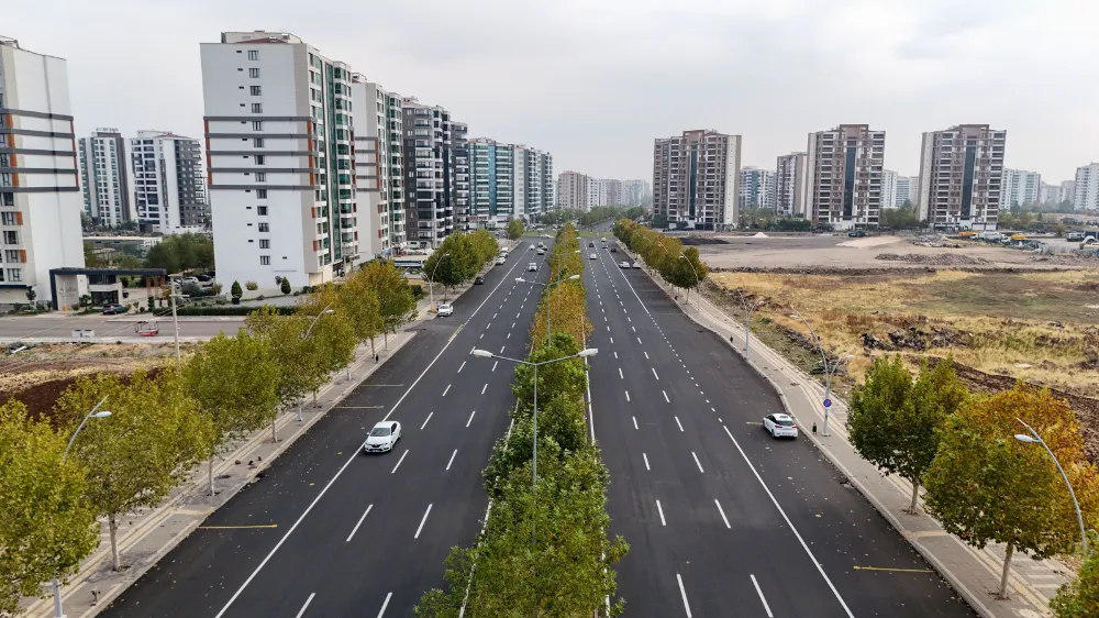 Diyarbakır’ın ana yolları 170 bin ton sıcak asfaltla yenilendi