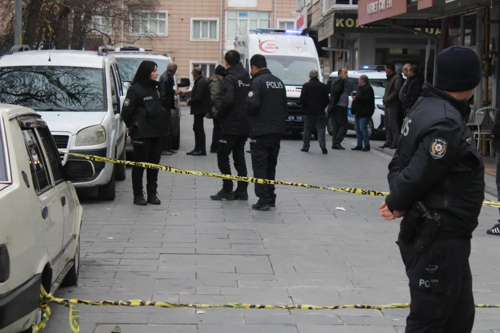 Kayseri’de Bıçaklı Saldırı: 3 Yaralı, 1’inin Durumu Ağır