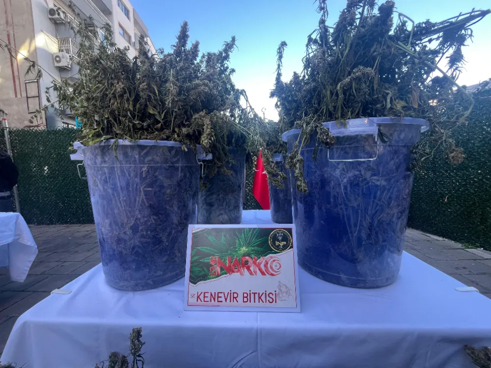 İzmir’de Tek Operasyonda Rekor Miktarda Uyuşturucu Hap Ele Geçirildi: 46 Tutuklama