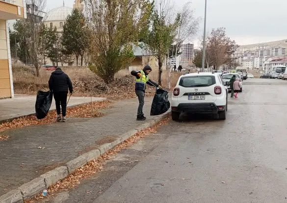 Bayburt Belediyesi’nden Şehir Genelinde Yoğun Çalışma: “Durmak Yok, Yola Devam!”