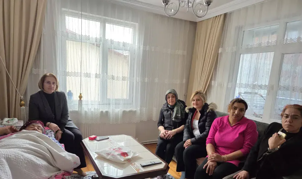 AK Parti Artvin Kadın Kolları’ndan Hane Ziyaretleriyle Dayanışma Mesajı