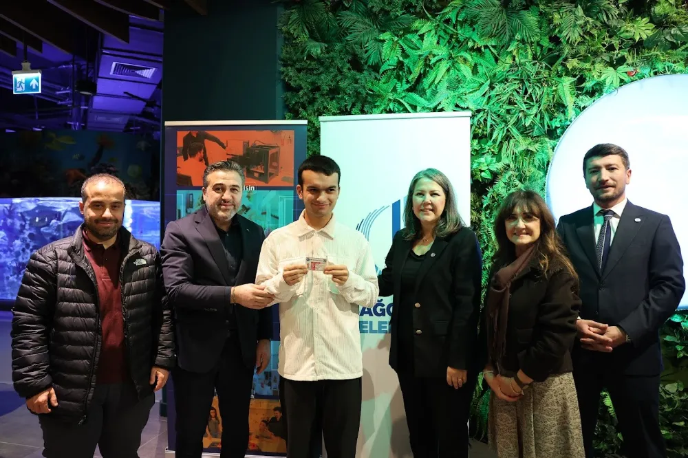 Engelliler su altında yeteneklerini sergiledi