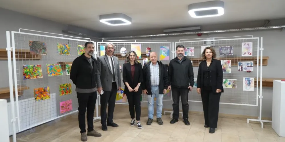 “Çifte Dezavantajdan Çifte Güce” Projesi: Özel Gereksinimli Kız Çocuklarının Eserleri Buz Müzesi’nde Sergilendi