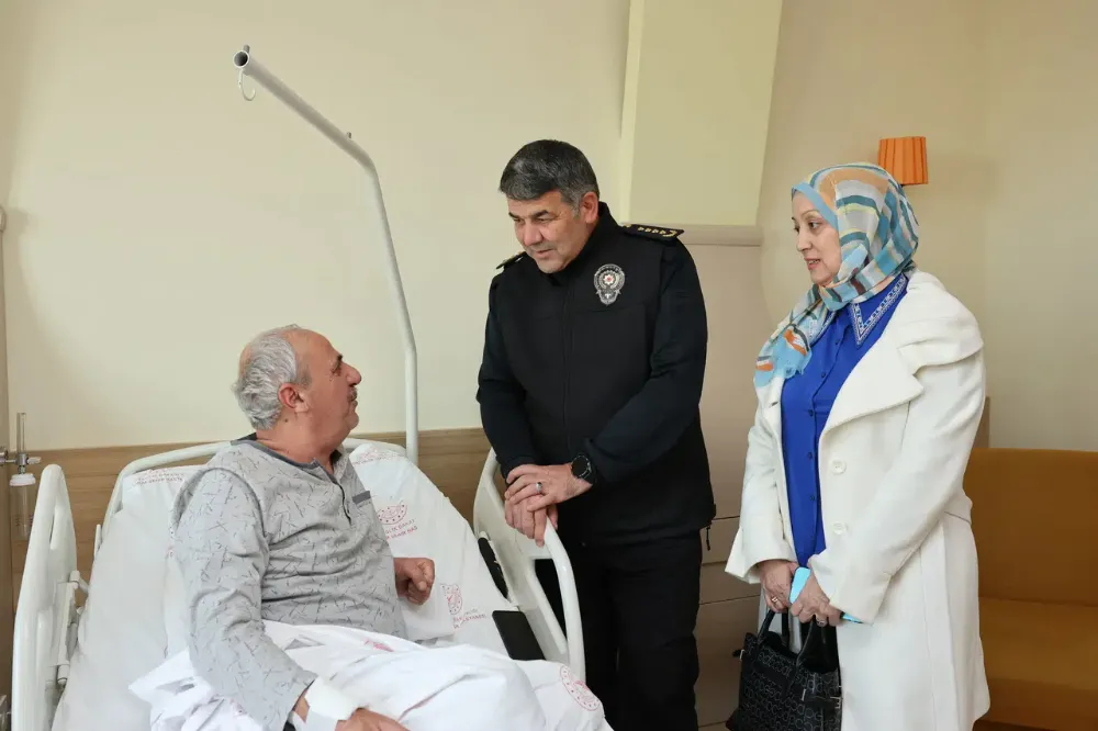 Erzurum Emniyet Müdürü, Şehit Babasını Ziyaret Ederek Geçmiş Olsun Diledi