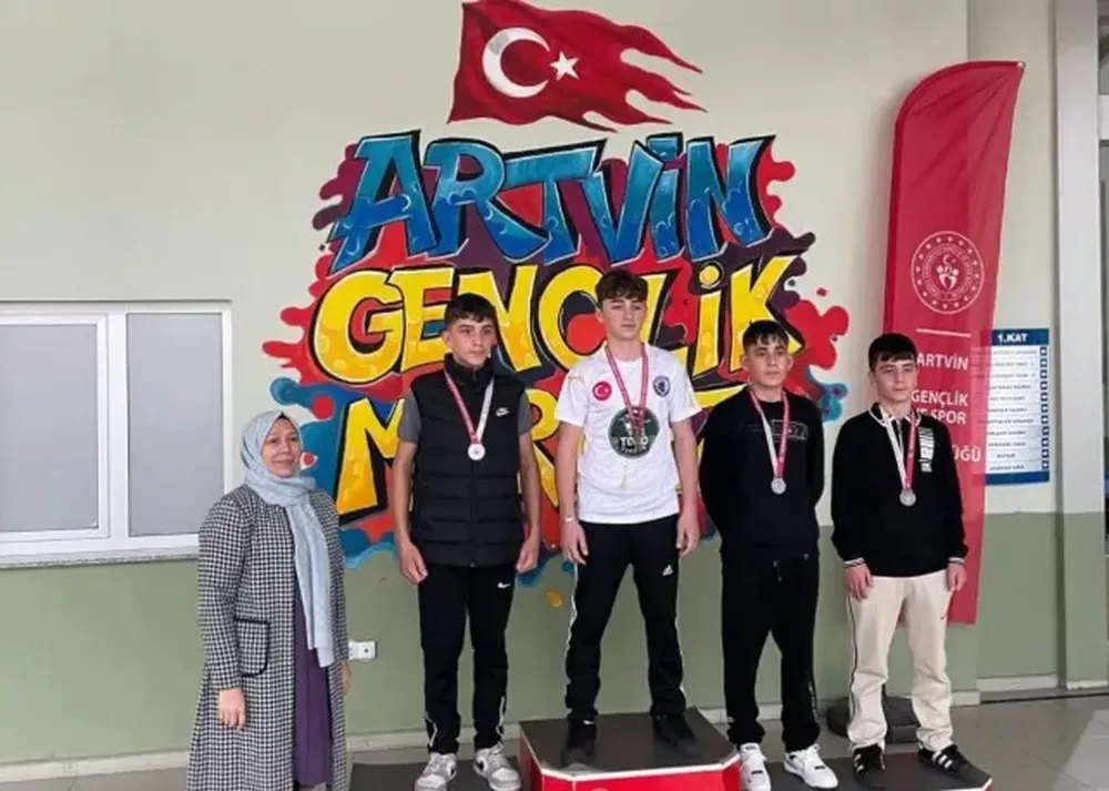 Kemalpaşa Lisesi Bilek Güreşi Takımı İl Birinciliğinde Madalyaları Topladı