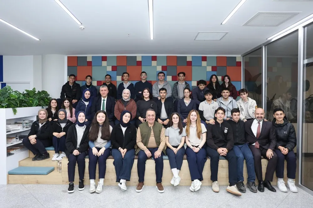 Başkan Dursun, Gençlerle Keyifli Bir Sohbet Gerçekleştirdi