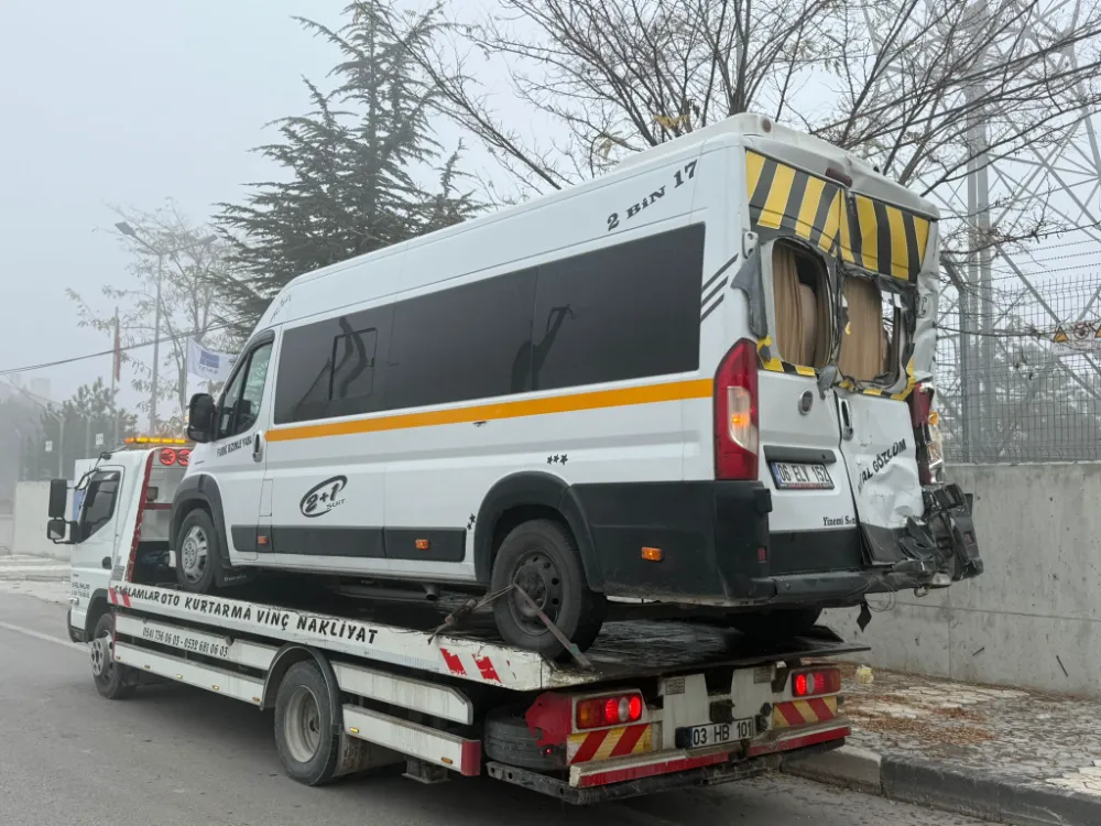 Afyonkarahisar’da Öğrenci Servisi Kazası: 20 Yaralı