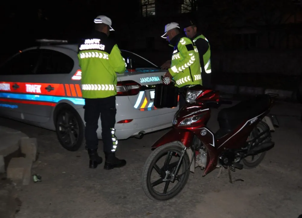 Yalvaç’ta Geniş Çaplı Trafik ve Denetim Uygulaması: 4 Araç Trafikten Men Edildi