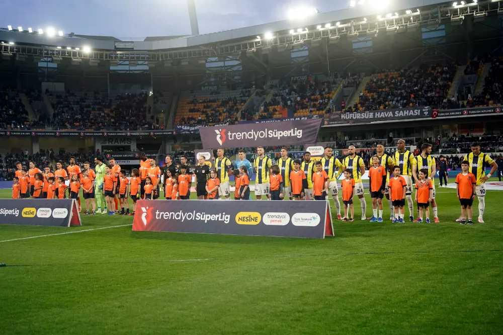 Fenerbahçe Zirve Takibini Sürdürmek İçin Başakşehir Deplasmanında