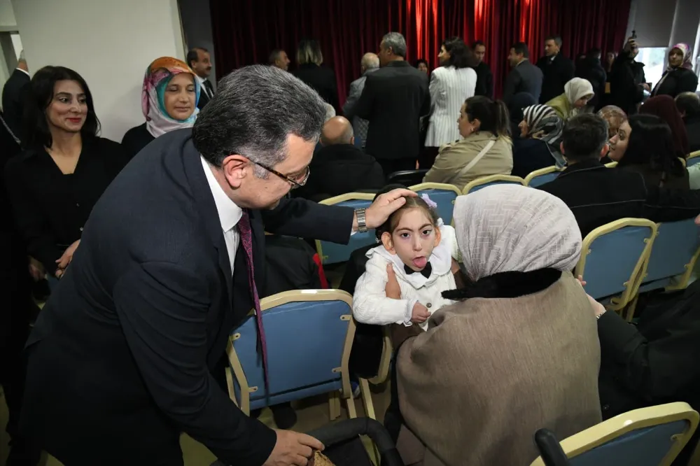 Özel çocukların Trabzon’daki hamisi Başkan Genç gönüllere dokunmaya devam ediyor