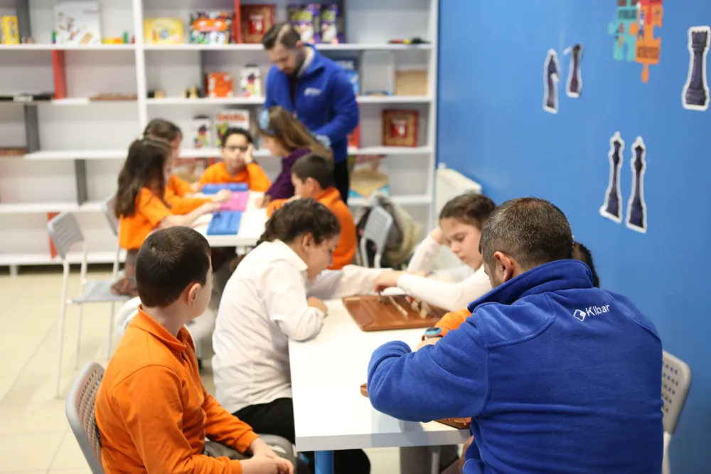 Kibar Gönüllüleri’nden 7 Yılda 10 Bini Aşkın Çocuğa Eğitim Desteği