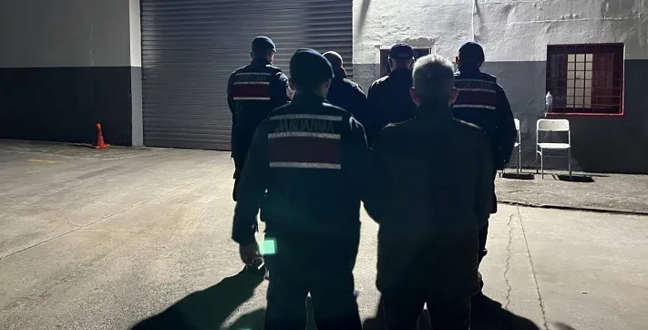 Pazar’da Kaçakçılık Operasyonu: 9 Şüpheli Gözaltına Alındı, 5’i Tutuklandı