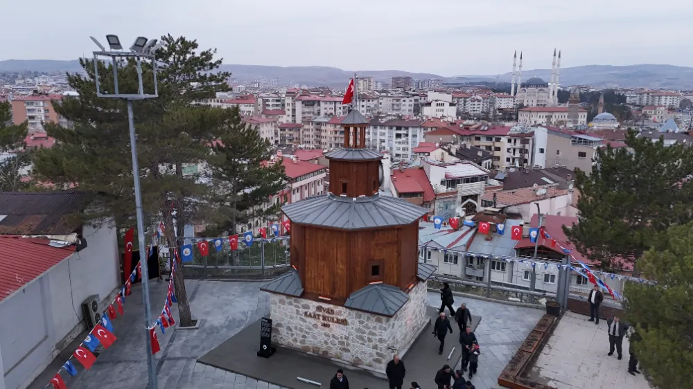Sivas’ta Tarihi Saat Kulesi Aslına Uygun Şekilde Yeniden İnşa Edildi