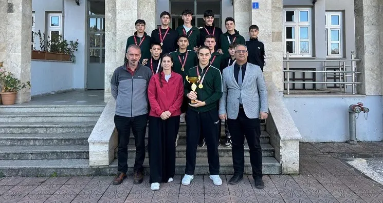 Şehit Cavit Köroğlu Anadolu Lisesi Voleybolda Rize İl Birincisi Oldu
