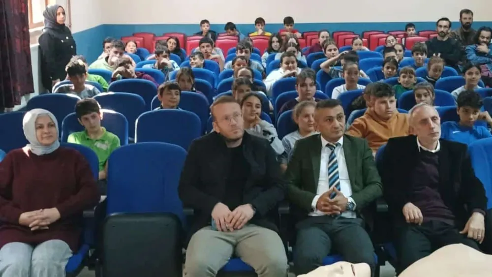 ÖĞRENCİLERİMİZE TEMEL İLK YARDIM EĞİTİMLERİNE DEVAM EDİYORUZ