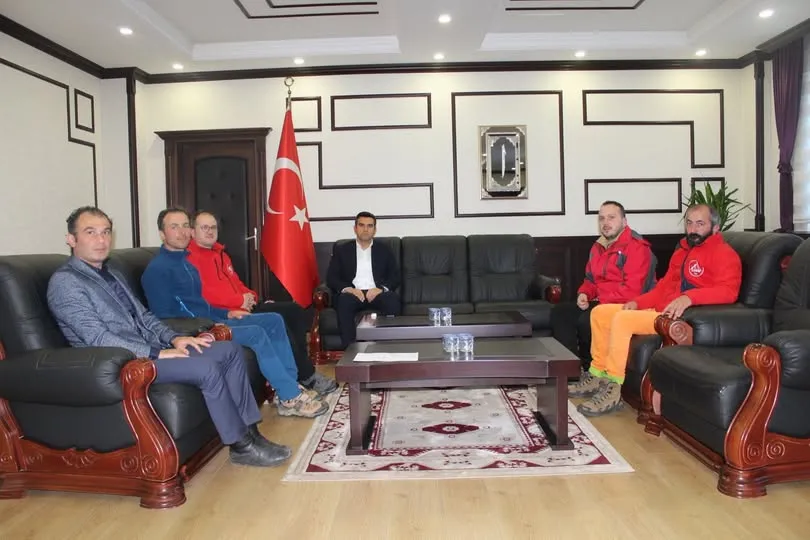 KDRK’ den İkizdere Kaymakamı Burak Yaylacı’ya Hayırlı Olsun Ziyareti