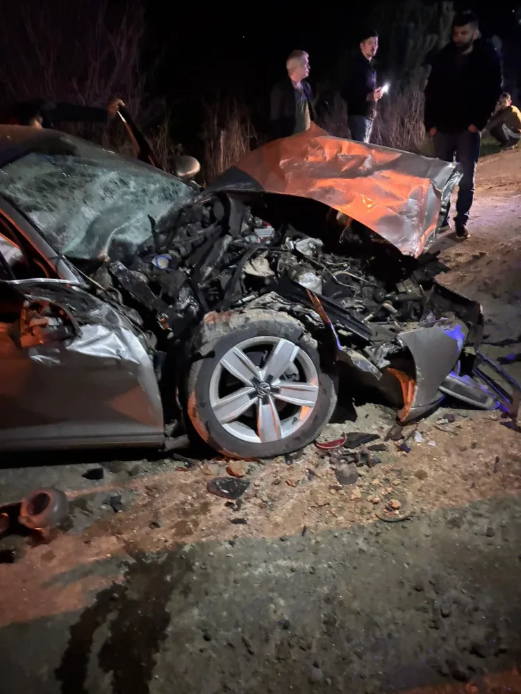 Sakarya’da çekiciye çarpan otomobilin sürücüsü yaralandı