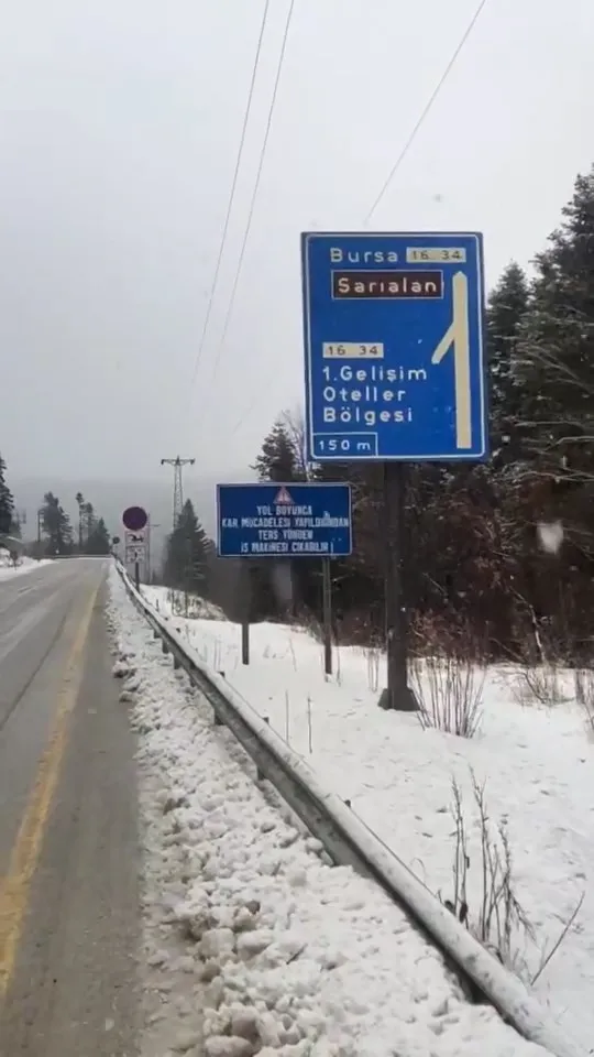 Uludağ’da kar etkisini artırdı: Zirvede sıcaklık eksi 4 dereceye düştü