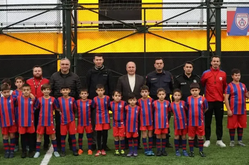 Arhavi’de Altınordu Futbol Okulu Açıldı: Minik Sporcular Sahaya İlk Adımı Attı