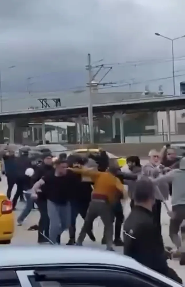 Bursa’da Cadde Savaşını Andıran Kavga Kamerada