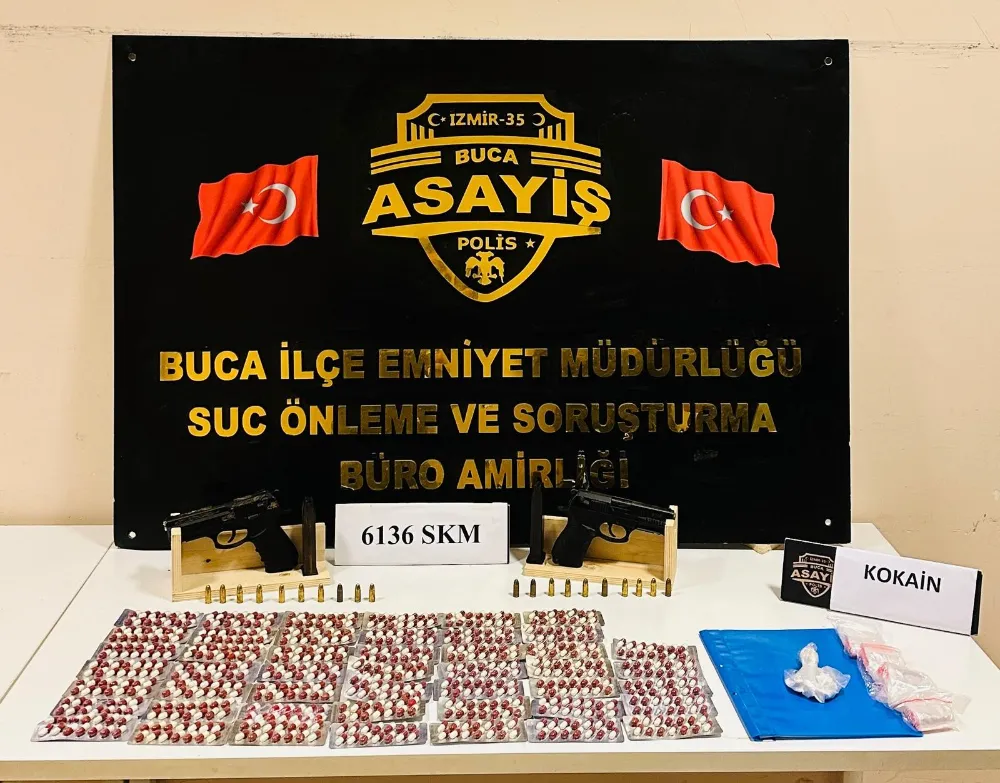 Buca’da iki narkotik operasyonu: 1’i aranan 5 kişi yakalandı