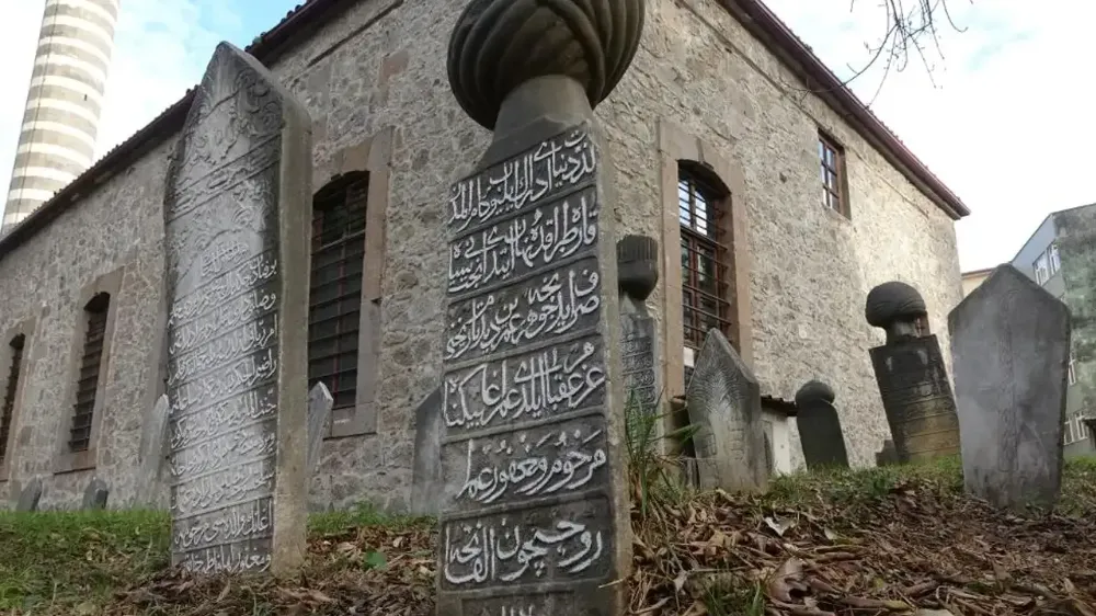 Trabzon’daki Tarihi Mezarlar Karekod Sistemiyle Dijital Ortama Aktarılıyor