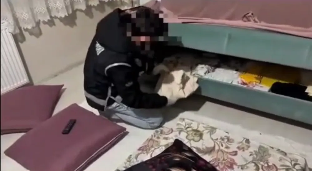 “Ağrı’da Milyonluk Kaçakçılık Operasyonu: Telefon ve Sigara Ele Geçirildi”