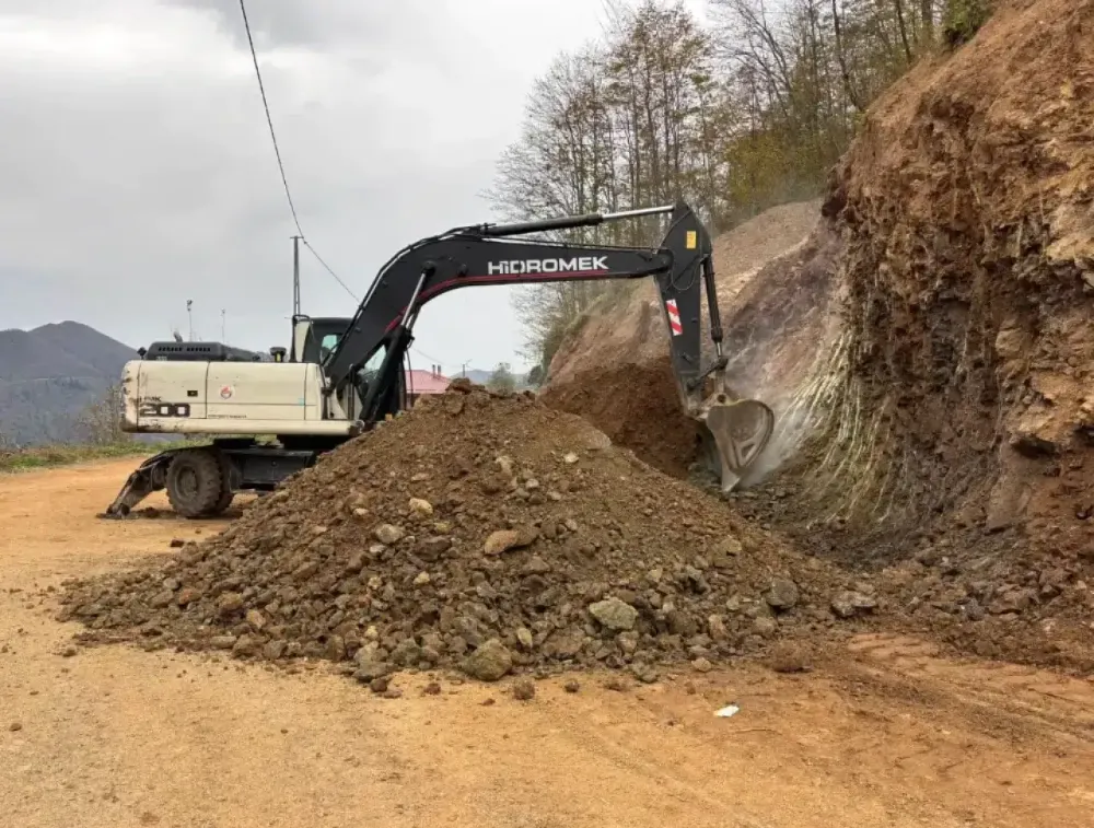 Trabzon’da Yol Çalışmaları Hız Kesmeden Sürüyor