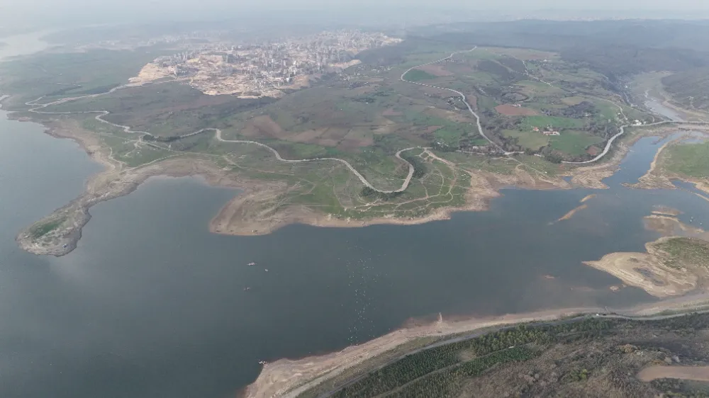 İstanbul Barajlarındaki Kuraklık: Sazlıdere’de Eski Köy Evleri Ortaya Çıktı